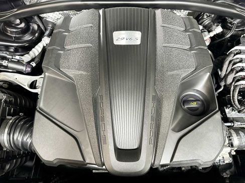 New 2025 Porsche Macan S image 31