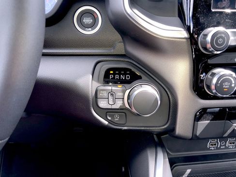 New 2026 RAM 1500 4x4 Crew Cab image 18