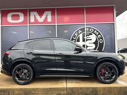 Used 2023 Alfa Romeo Stelvio Veloce AWD/4WD image 4