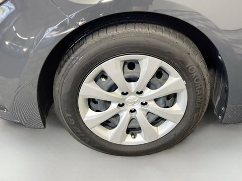 Used 2025 Toyota Corolla LE image 14