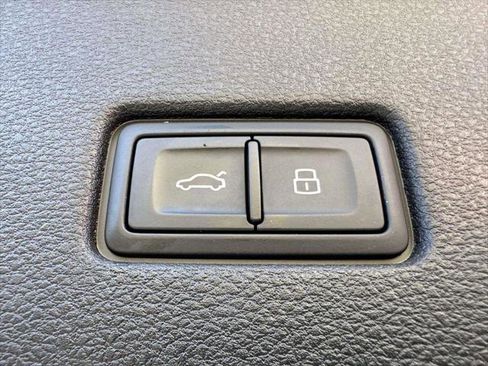 Used 2023 Audi Q8 Premium Plus w/ Premium Plus Package image 13