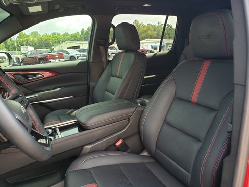 Used 2024 Chevrolet Traverse RS w/ LPO, Floor Liner Package FWD image 27