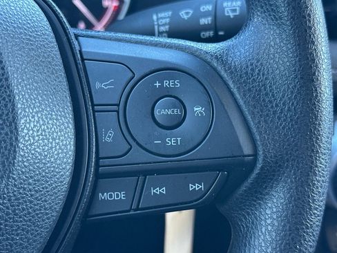 Used 2024 Toyota RAV4 LE AWD/4WD image 27