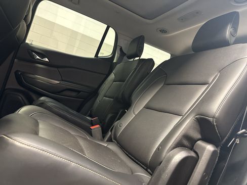 Used 2019 GMC Acadia SLT w/ LPO, Floor Liner Package AWD/4WD image 32