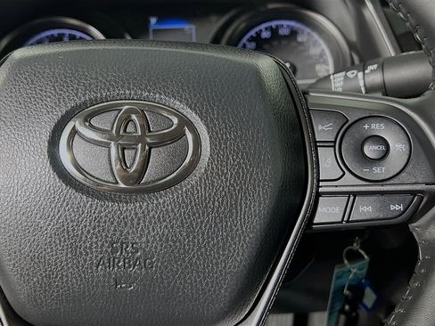 Used 2024 Toyota Camry SE image 20