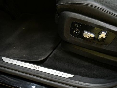 Used 2022 BMW X7 xDrive40i w/ Premium Package AWD/4WD image 34