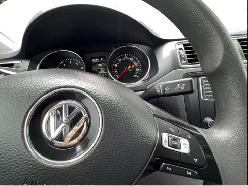 Used 2018 Volkswagen Jetta S FWD image 38