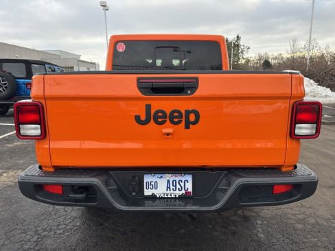 New 2025 Jeep Gladiator Sport AWD/4WD image 13