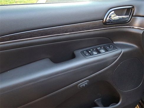 Used 2020 Jeep Grand Cherokee High Altitude image 12