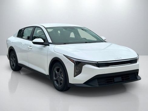 Used 2025 Kia K4 FWD image 3