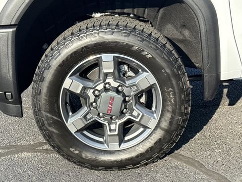 New 2026 GMC Sierra 2500 SLT w/ SLT Premium Package image 17