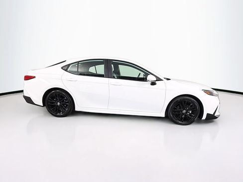 Used 2025 Toyota Camry SE FWD image 11