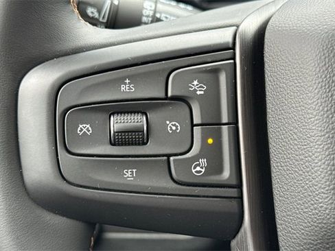 Used 2023 GMC Yukon XL AT4 image 38