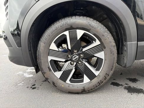 Used 2026 Nissan Kicks SV w/ Cold Weather Package AWD/4WD image 11