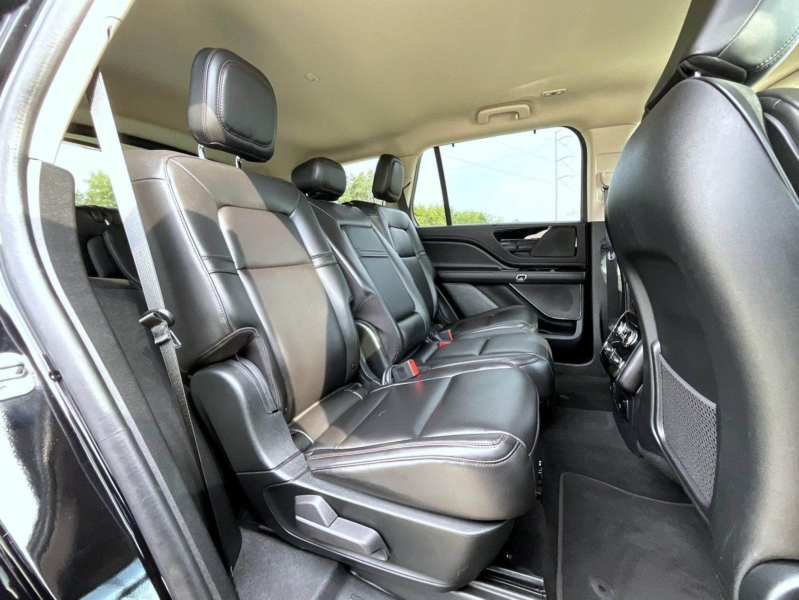 Certified 2023 Lincoln Aviator AWD image 21