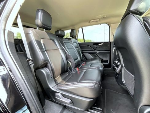 Certified 2023 Lincoln Aviator AWD image 21