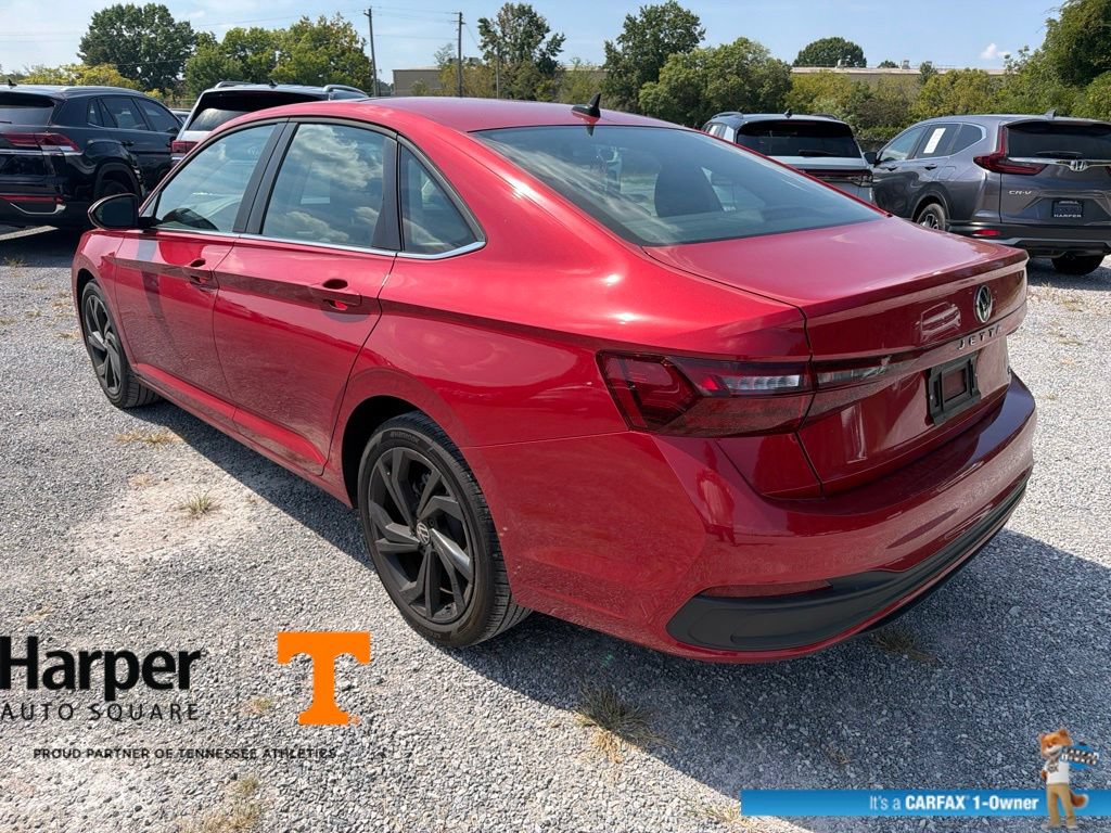 Used 2025 Volkswagen Jetta SE w/ Sunroof Package FWD image 3