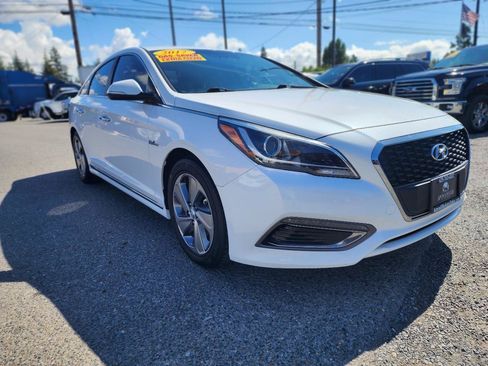 Used 2017 Hyundai Sonata Limited FWD image 4