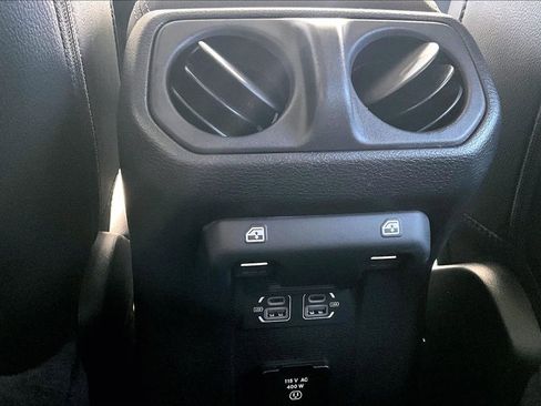 Used 2022 Jeep Gladiator Overland w/ Popular Equipment Package image 10