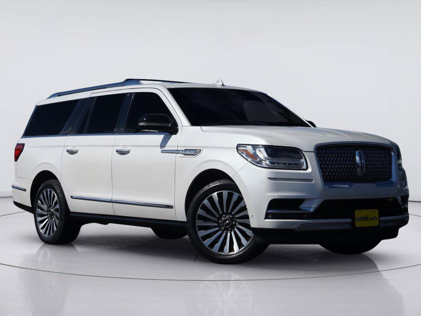 Used 2019 Lincoln Navigator L Select w/ Technology Package RWD image 2