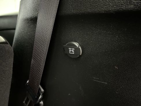 Used 2025 Chrysler Pacifica Select image 29