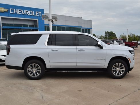 New 2026 Chevrolet Suburban Premier image 3