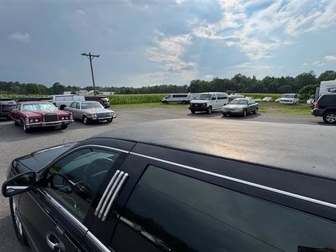 Used 2008 Lincoln Town Car Executive RWD image 36