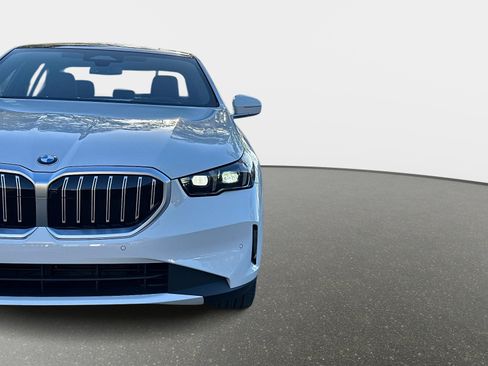 New 2026 BMW 530i 530i w/ Premium Package image 9