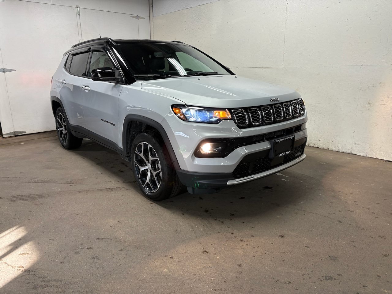 Used 2024 Jeep Compass Limited AWD/4WD image 1