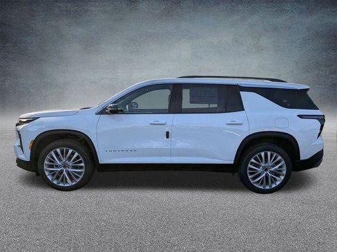 New 2026 Chevrolet Traverse LT w/ Driver Confidence Package FWD image 7