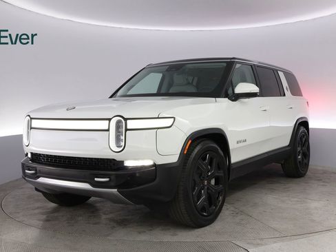 Used 2024 Rivian R1S Adventure image 2