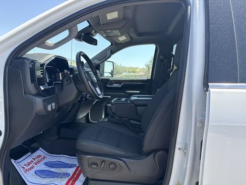 Used 2024 GMC Sierra 3500 SLE image 5