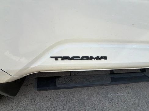 Used 2025 Toyota Tacoma TRD Sport AWD/4WD image 35