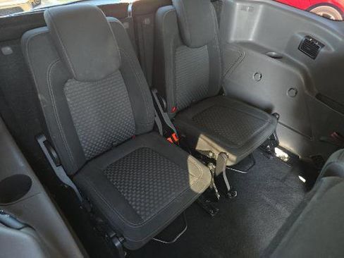 Used 2019 Ford Transit Connect XLT w/ Driver-Assist Package image 18