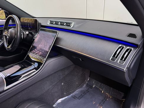 Used 2022 Mercedes-Benz S 500 4MATIC w/ AMG Line Package image 15