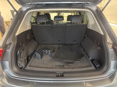 Certified 2023 Volkswagen Tiguan SE w/ Panoramic Sunroof Package image 20