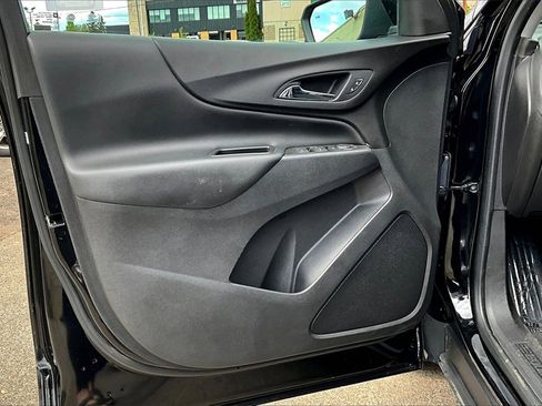 Used 2021 Chevrolet Equinox LT image 23