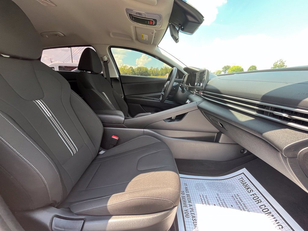 Used 2023 Hyundai Elantra SEL FWD image 32