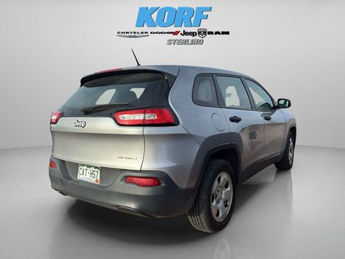 Used 2016 Jeep Cherokee Sport image 5