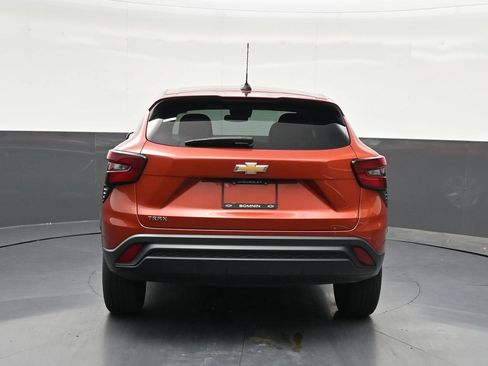 Used 2024 Chevrolet Trax LS FWD image 4