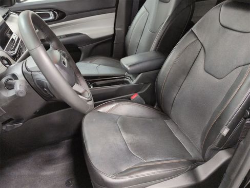 Certified 2023 Jeep Compass Limited image 17