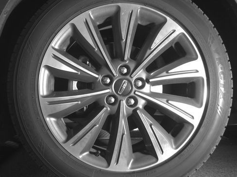 Used 2020 Lincoln Corsair Reserve w/ Elements Package FWD image 9