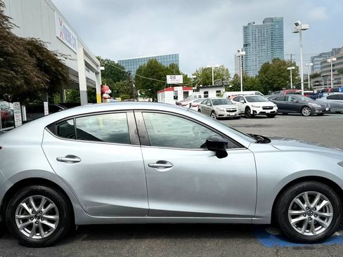 Used 2018 MAZDA MAZDA3 Sport w/ Preferred Equipment Package FWD image 8
