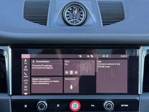 New 2026 Porsche Macan Turbo image 27