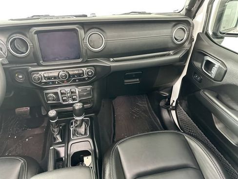 Used 2023 Jeep Wrangler Unlimited Sahara w/ Cold Weather Group AWD/4WD image 28