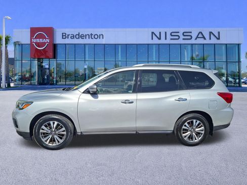 Used 2018 Nissan Pathfinder S FWD image 8