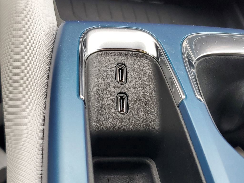 New 2026 Chevrolet Equinox EV LT FWD image 34