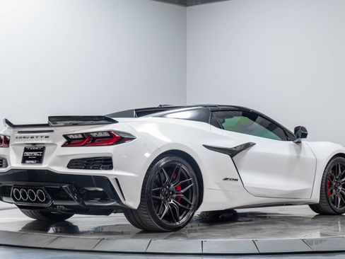 Used 2023 Chevrolet Corvette Z06 RWD image 21