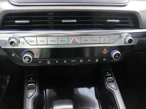 Certified 2022 Kia Telluride EX w/ EX Premium Package image 32