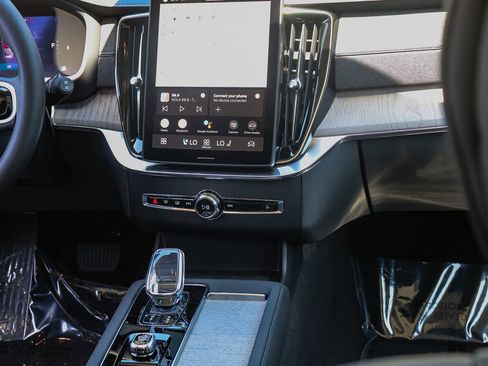 Used 2025 Volvo XC90 B6 Ultra w/ Protection Package Premier AWD/4WD image 13